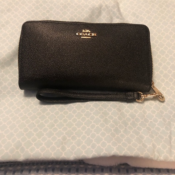 Coach Handbags - EUC Coach Long Zip Wallet Like New - Used 2 Months